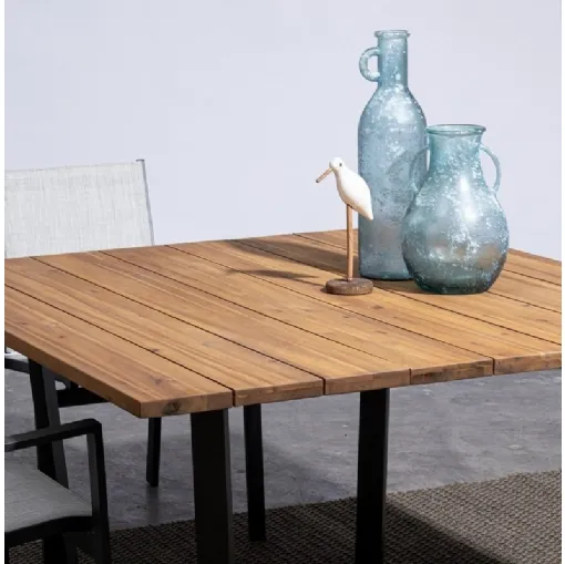 Tavolo in legno di Acacia e gambe in acciaio  Helsinki di Bizzotto