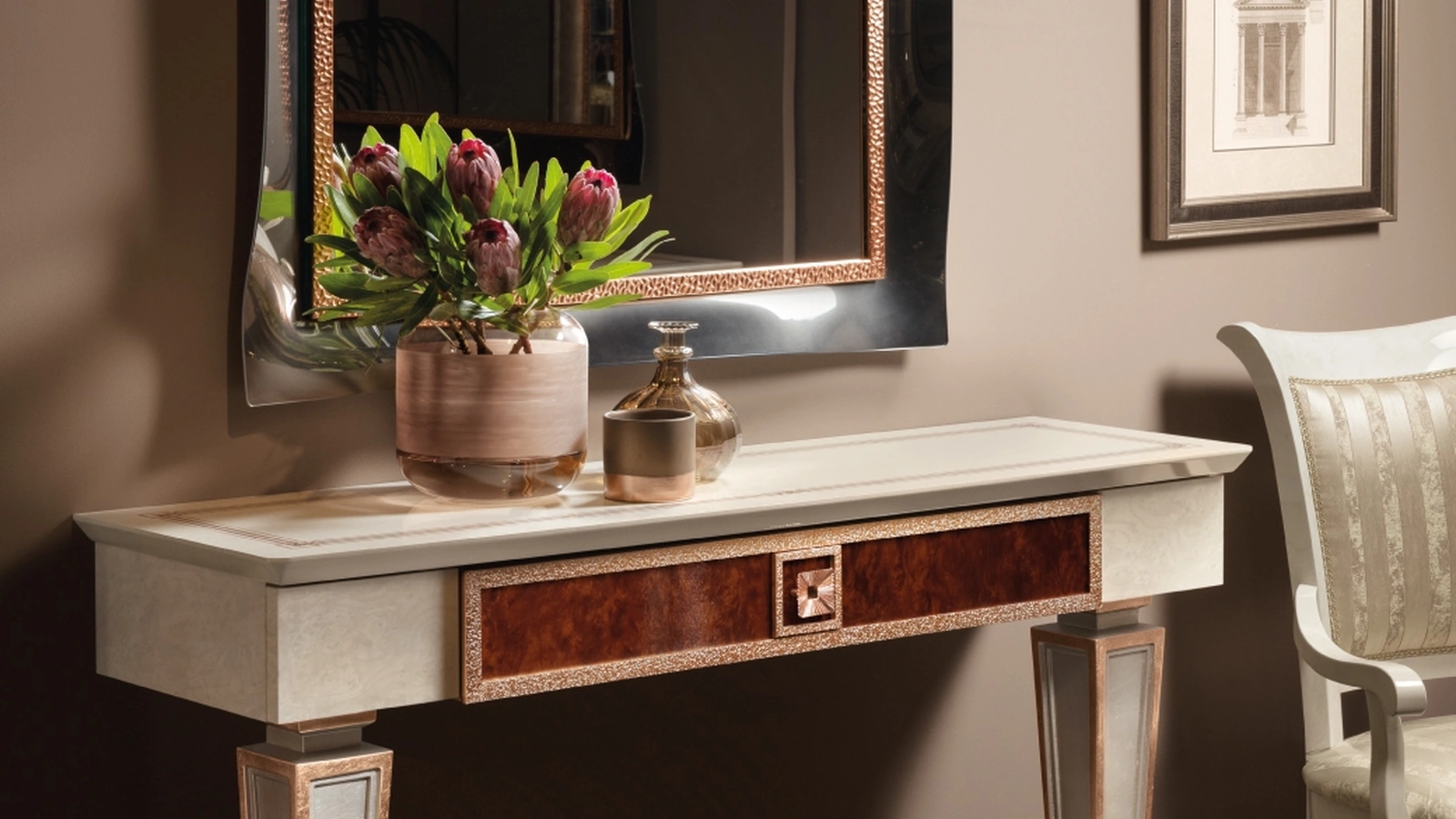 Specchiera Dolce Vita con cornice in vetro di Arredoclassic
