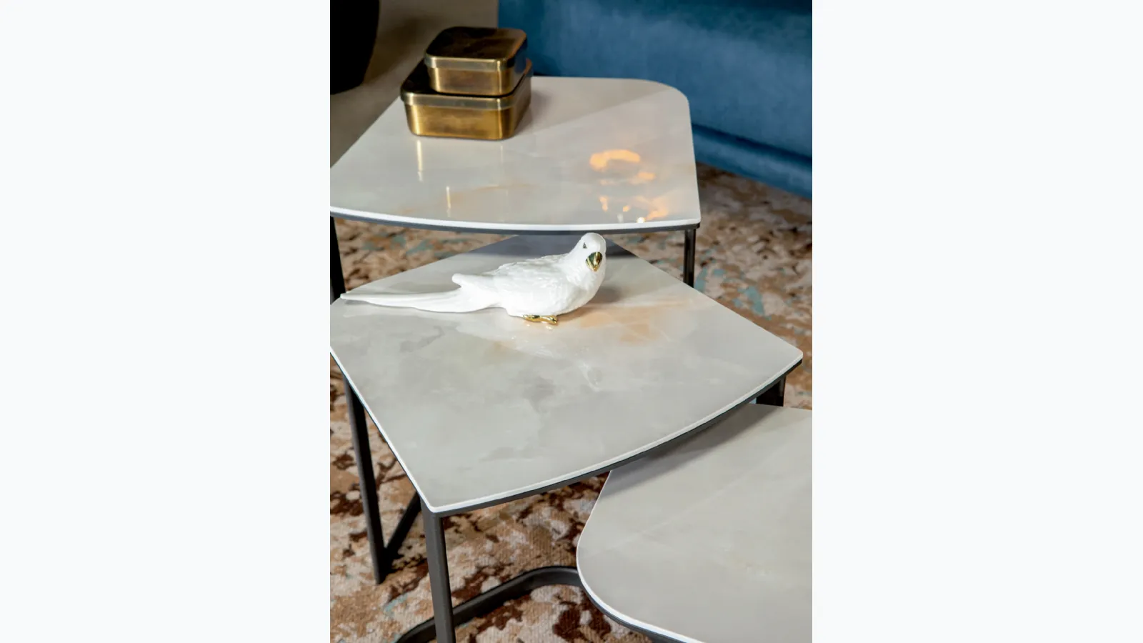 Tavolini sovrapponibili Rim in metallo con top in gres porcellanato di Tonin Casa