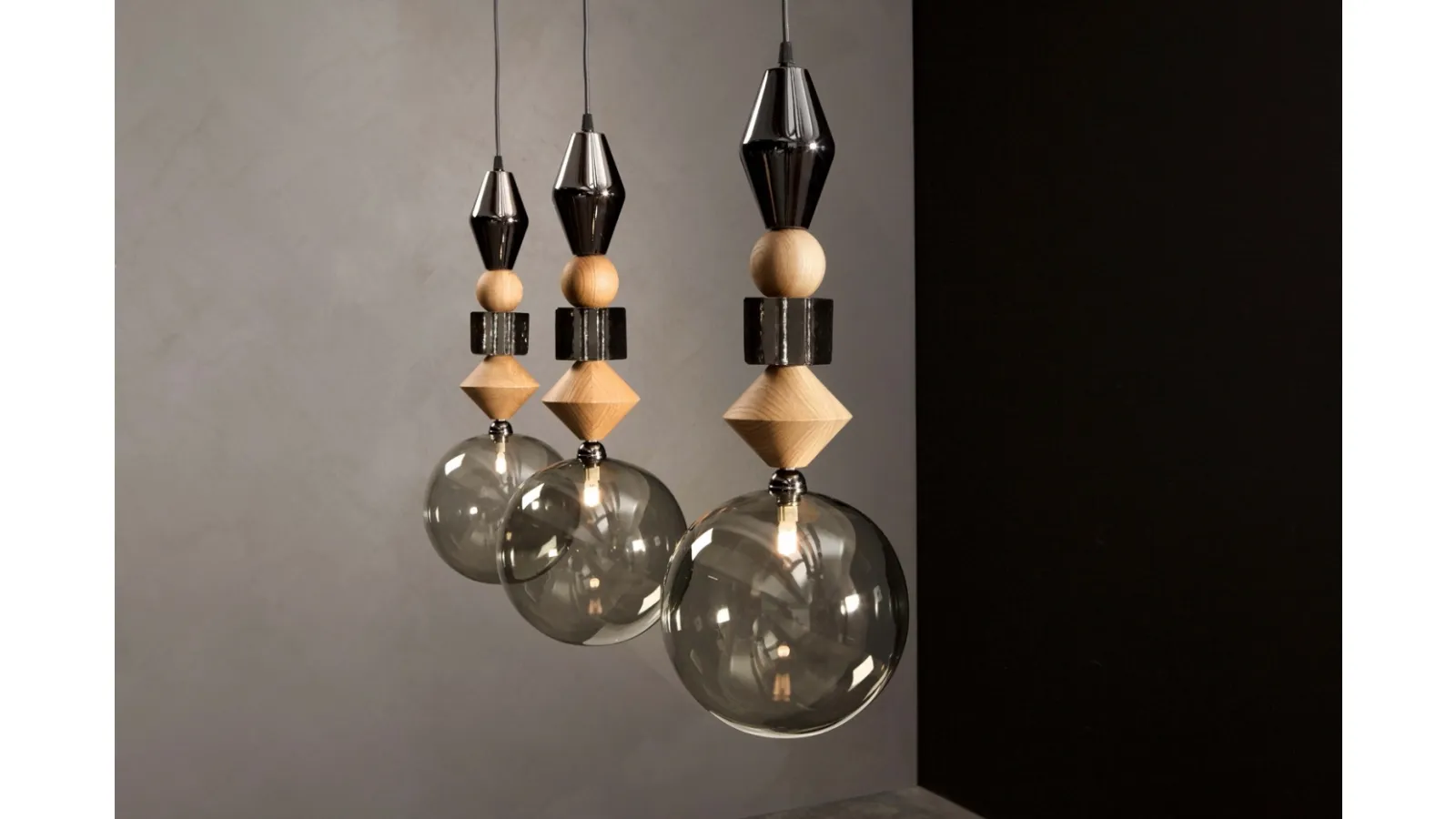 Lampada a sospensione Pandora Light in legno e vetro di Tonin Casa