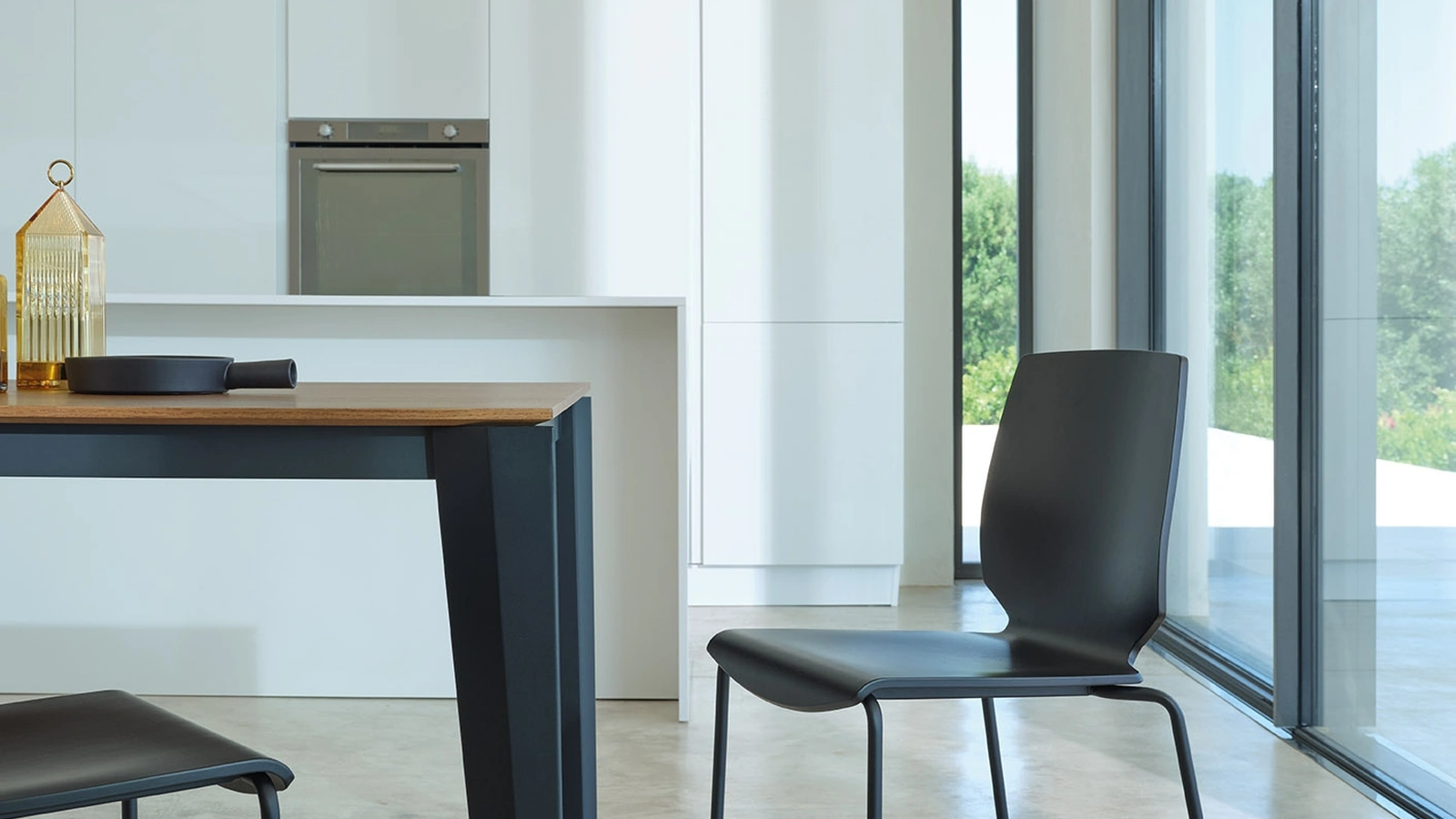 Sedia in legno Shell S149 di Friulsedie