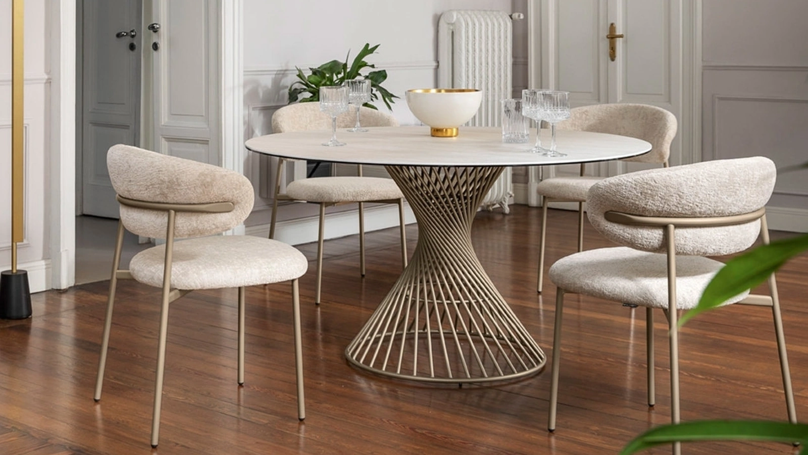 Tavolo rotondo in ceramica Vortex di Calligaris