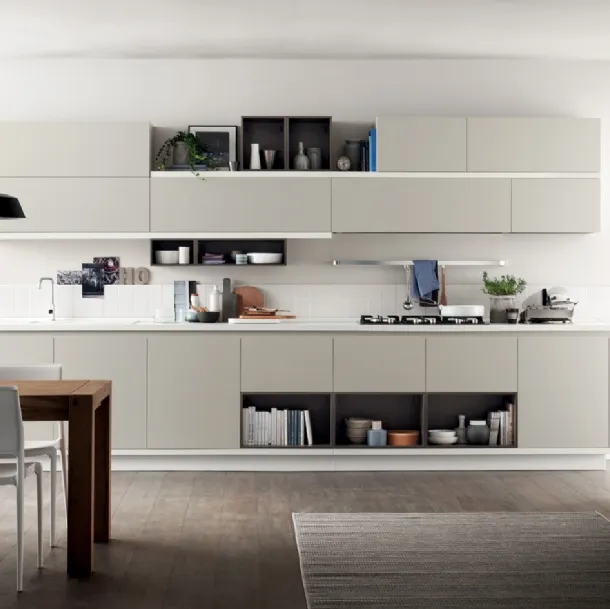 Cucina su misura Foodshelf 05 in finitura Grigio Gabbiano e Grigio Terra di Scavolini