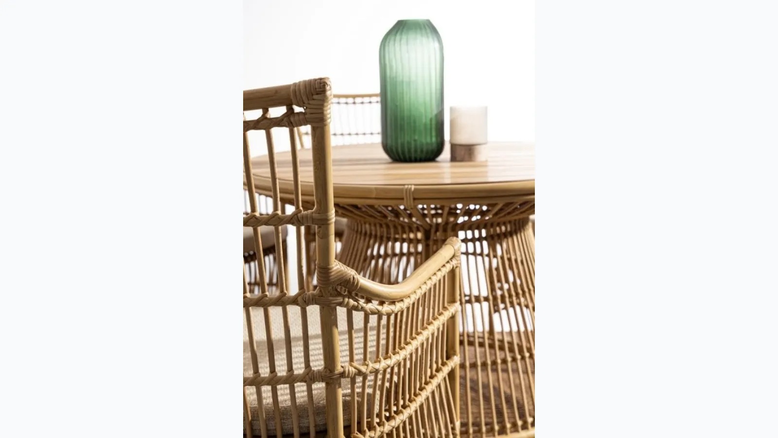 Tavolo e Sedie in alluminio effetto rattan Adelma di Bizzotto