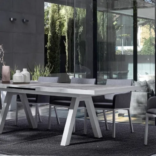 Tavolo in ceramica e Sedie imbottite Lunar di Bizzotto